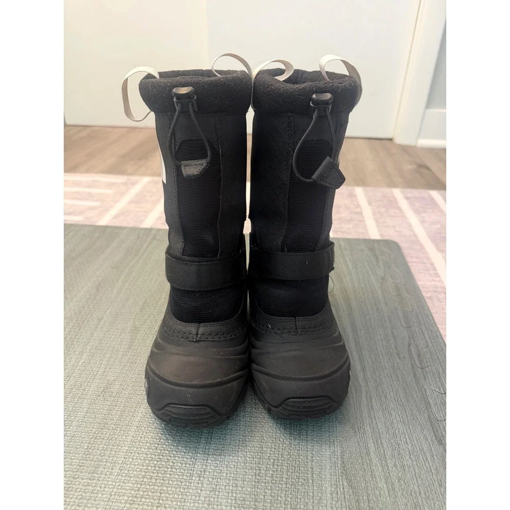 The North Face Alpenglow IV Kids Black Waterproof Snow Boots Heatseeker Size 1Y
